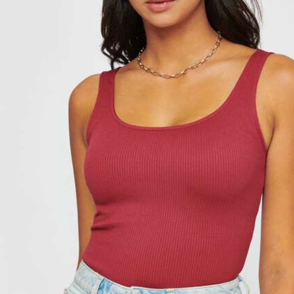 Dark red cropped ribbed tank top - Picture 6 of 6